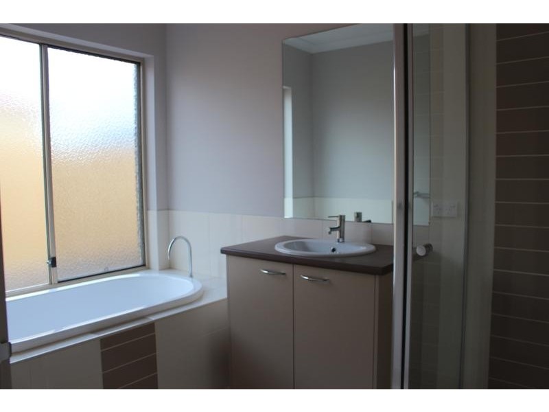 9 Lomandra Street, Point Cook VIC 3030