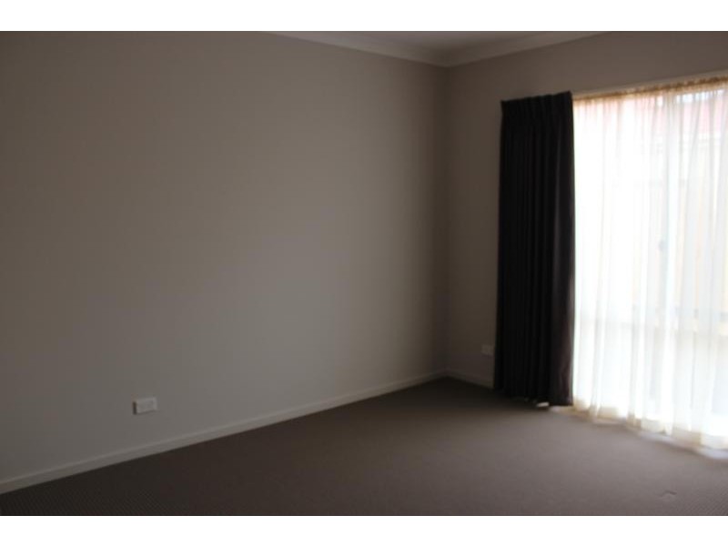 9 Lomandra Street, Point Cook VIC 3030