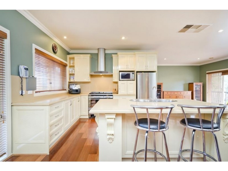 15 Hillrise Court, Werribee VIC 3030