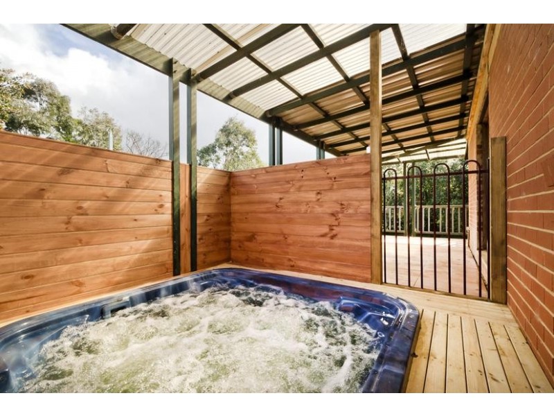 15 Hillrise Court, Werribee VIC 3030