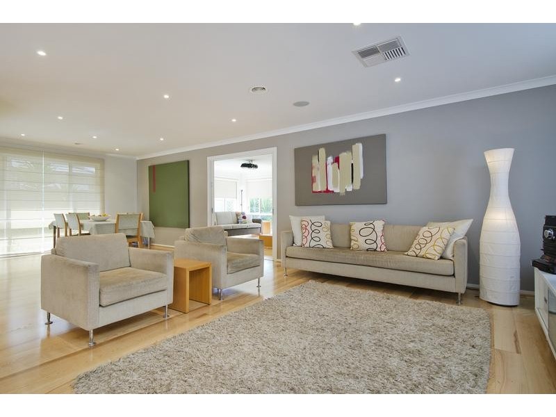 6 Jade Cres, Wyndham Vale VIC 3024