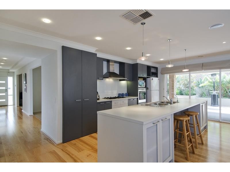 6 Jade Cres, Wyndham Vale VIC 3024