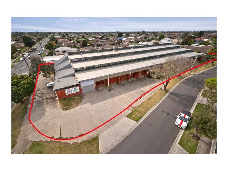 28 Scotsburn Gr / Market Rd, Werribee VIC 3030