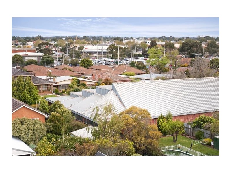 28 Scotsburn Gr / Market Rd, Werribee VIC 3030