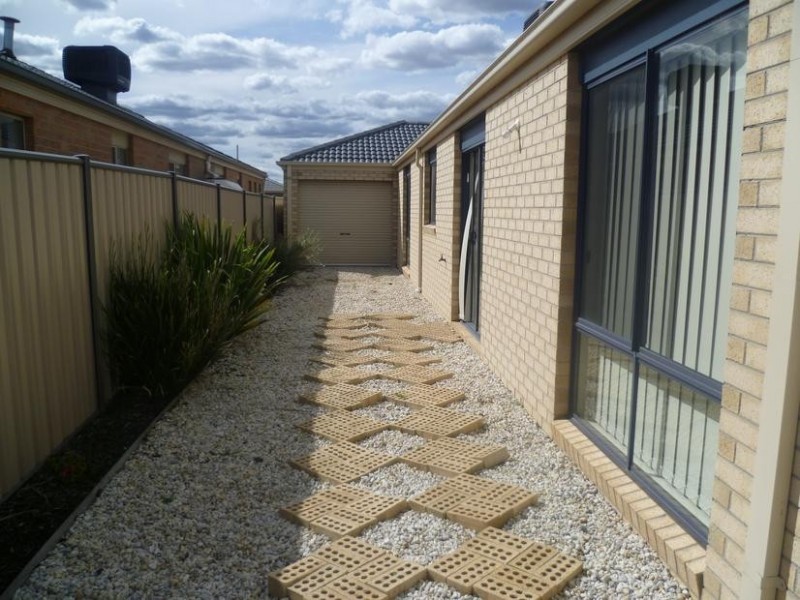 1 Lindrum Outlook, Tarneit VIC 3029