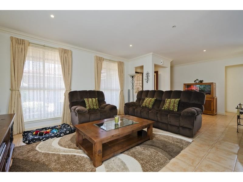 3/96-98 Thames Boulevard, Werribee VIC 3030