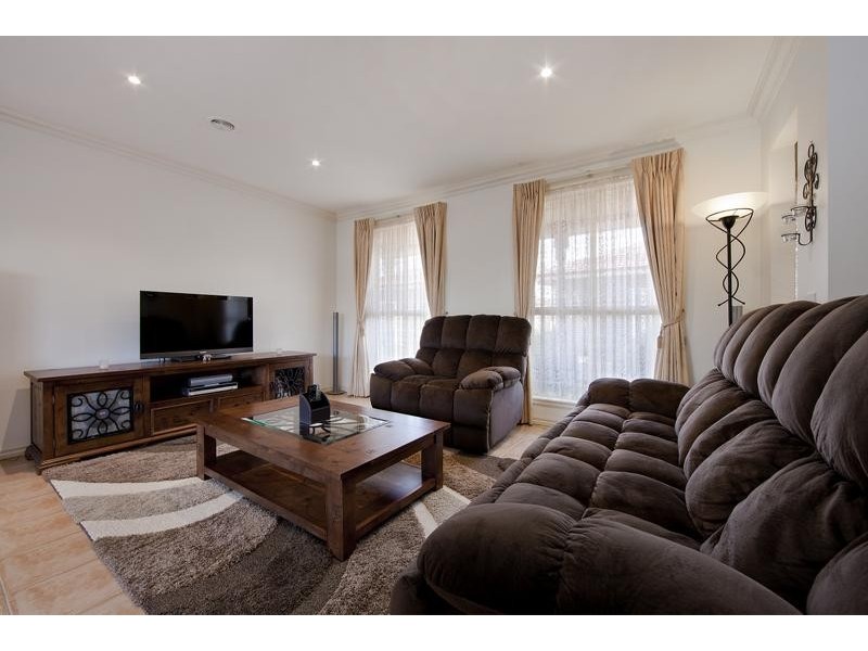3/96-98 Thames Boulevard, Werribee VIC 3030