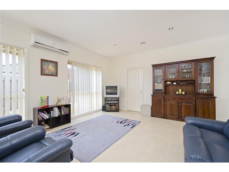 2/11 Bunya Place, Werribee VIC 3030