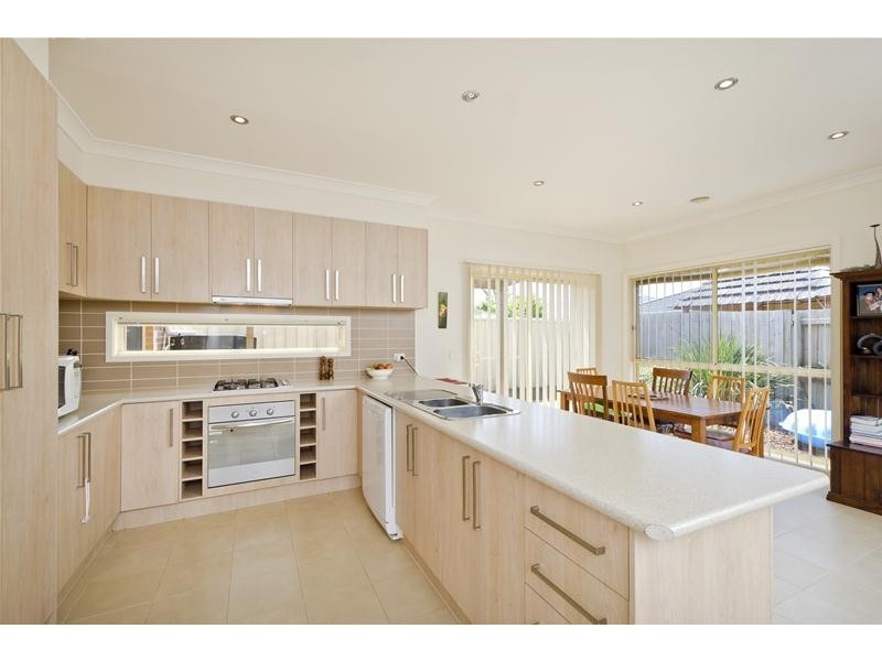 2/11 Bunya Place, Werribee VIC 3030