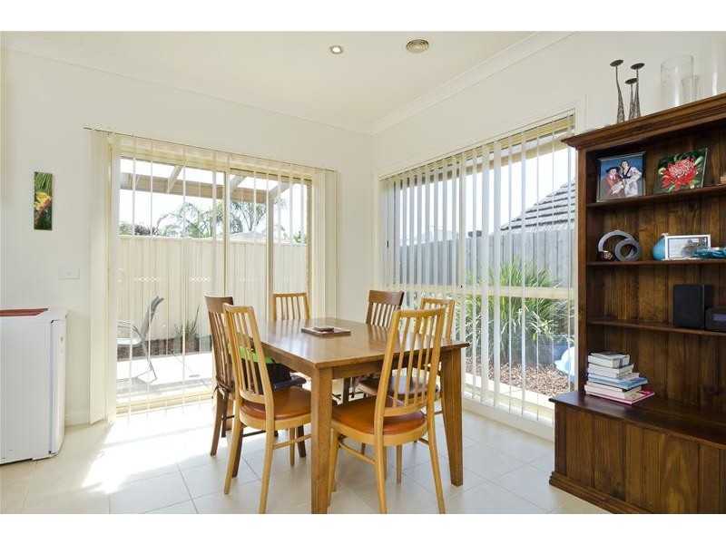 2/11 Bunya Place, Werribee VIC 3030