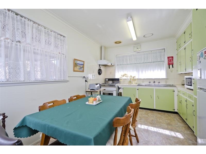 27 Willow Street, Werribee VIC 3030