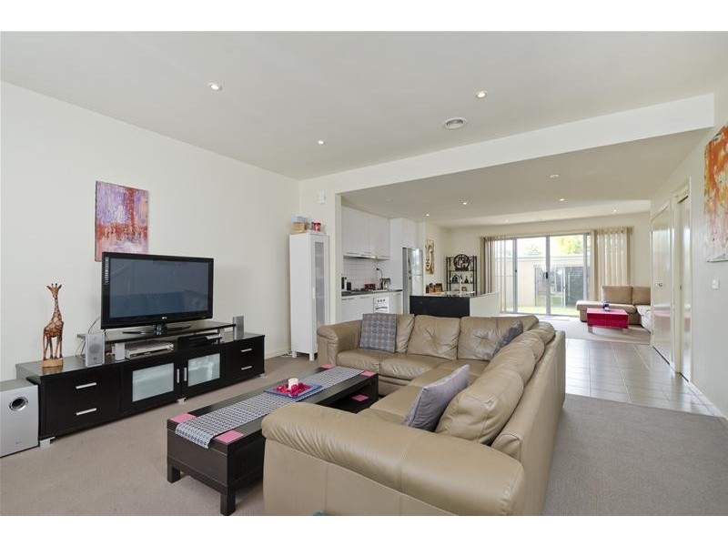 14 Picton Lane, Point Cook VIC 3030