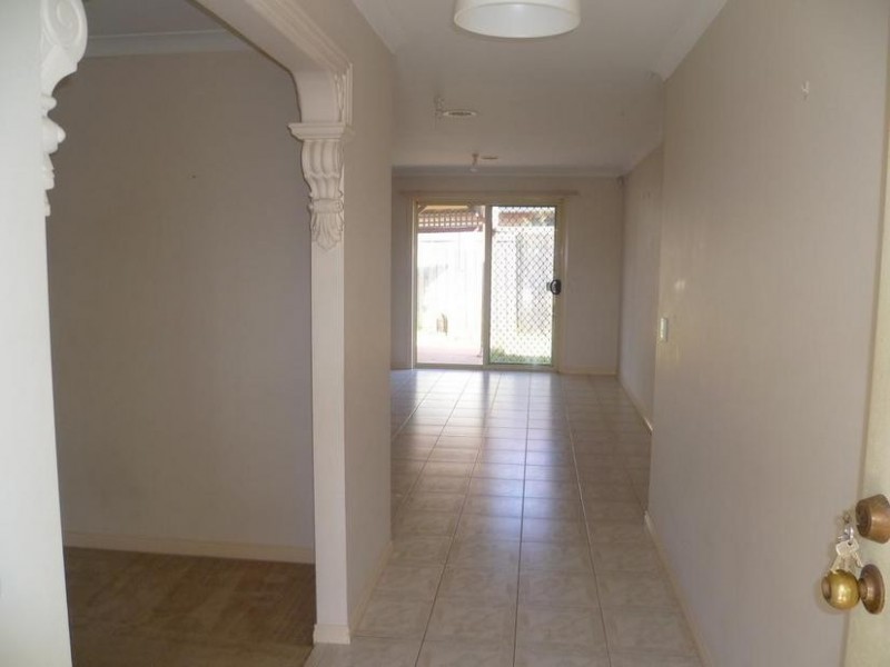 1/57 Hotham Crescent, Hoppers Crossing VIC 3029