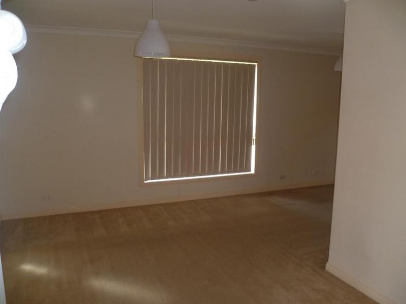 1/57 Hotham Crescent, Hoppers Crossing VIC 3029