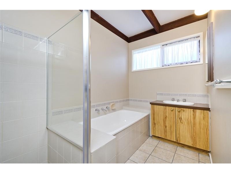 1/9 Sheringham Drive, Werribee VIC 3030