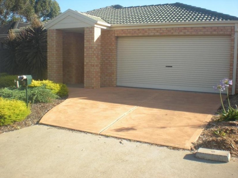 9 Bellfield Crt, Wyndham Vale VIC 3024