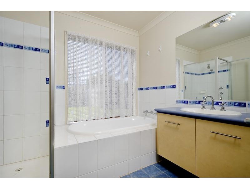 29 Kingsfield Way, Truganina VIC 3029