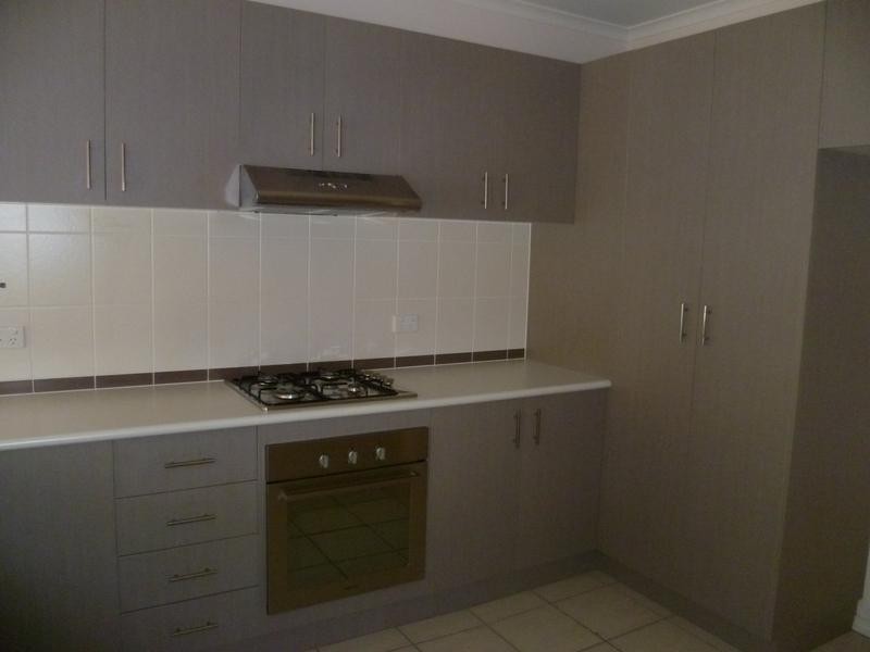 2/6 Salisbury Street, Werribee VIC 3030