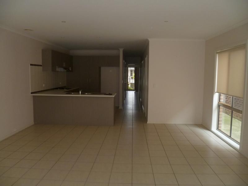 2/6 Salisbury Street, Werribee VIC 3030