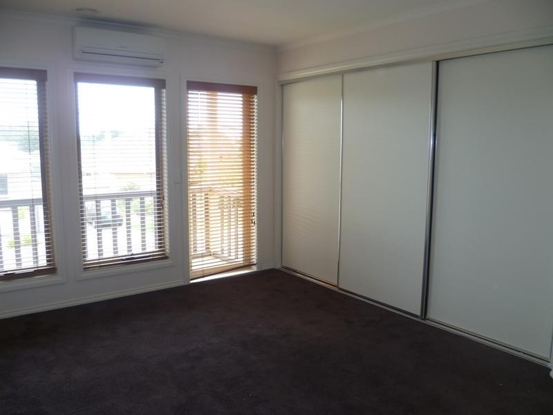 2/6 Salisbury Street, Werribee VIC 3030