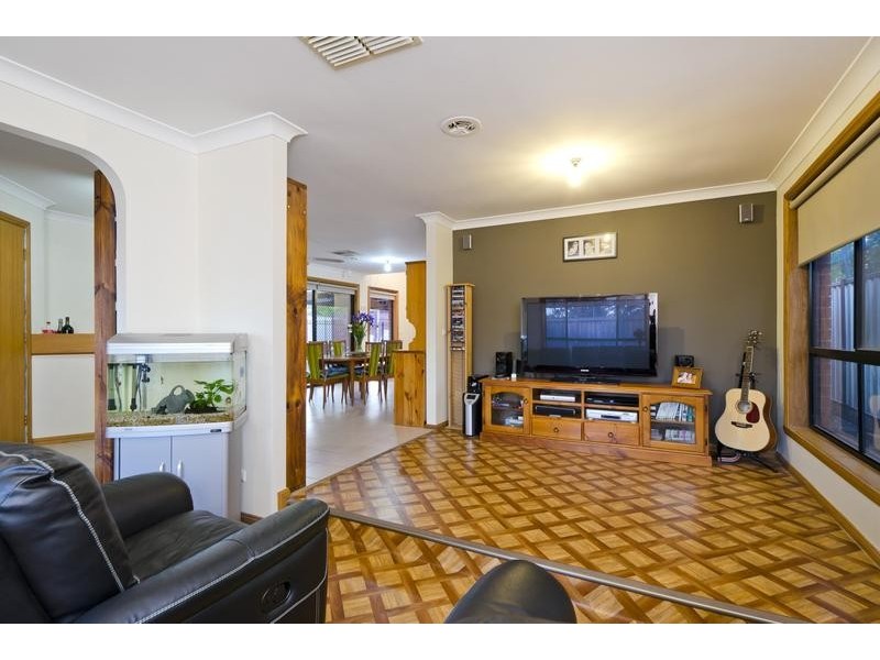 6 Frankland Crt, Wyndham Vale VIC 3024