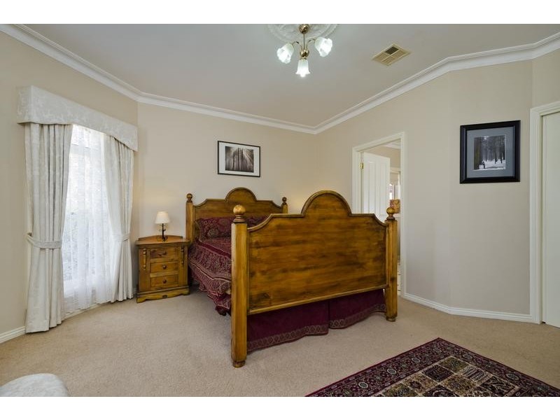 9 Fontain Court, Werribee VIC 3030