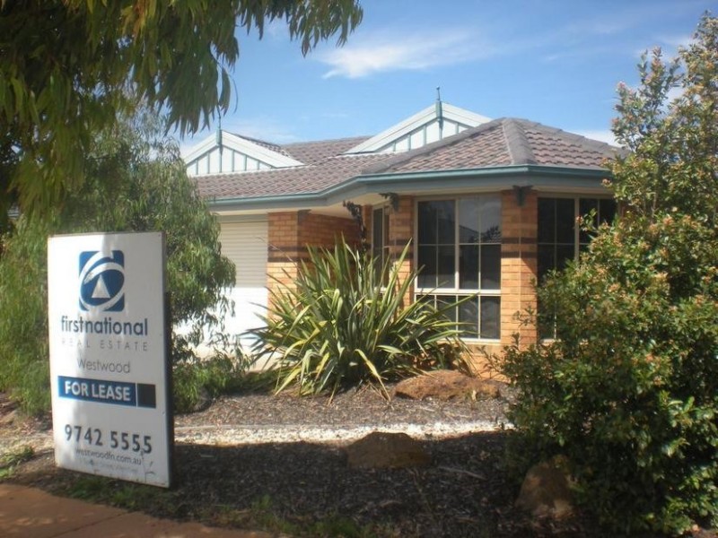 17 Whitlam Green, Point Cook VIC 3030