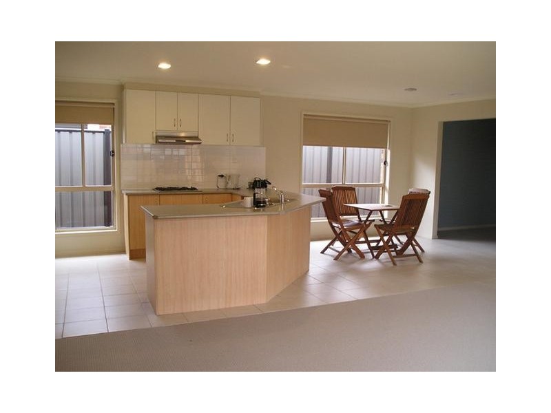 17 Whitlam Green, Point Cook VIC 3030