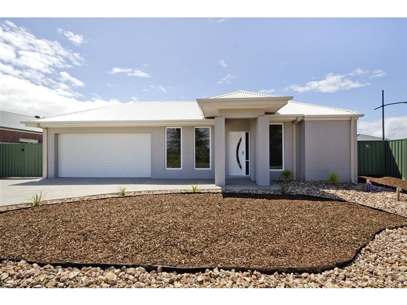 65 Farm Road, Werribee VIC 3030