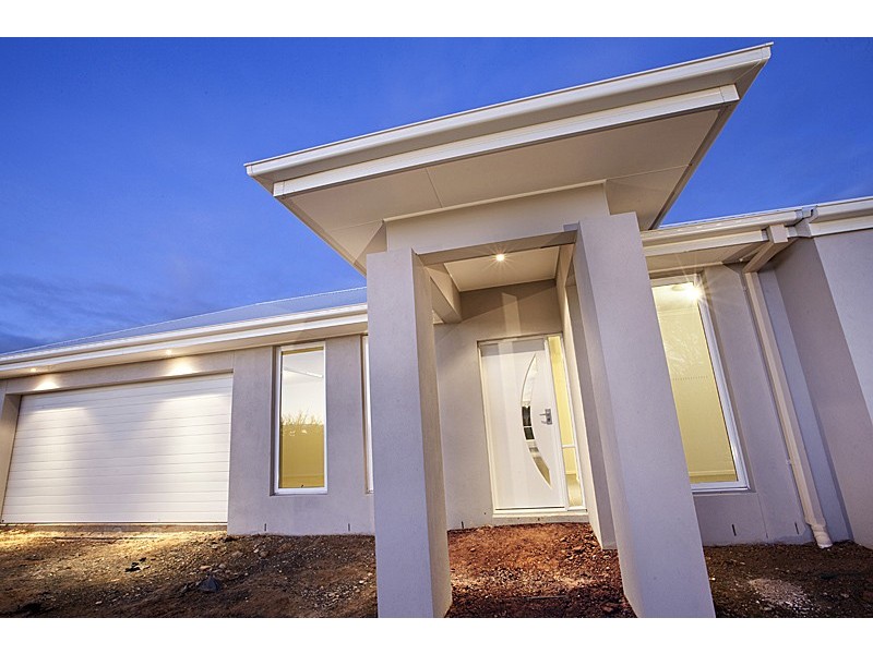 65 Farm Road, Werribee VIC 3030