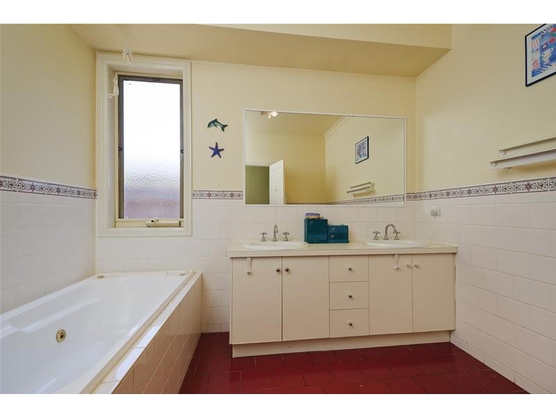 71 Oriole Drive, Werribee VIC 3030