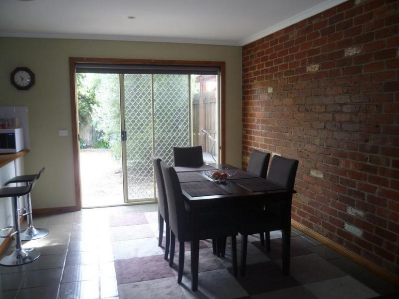 2/266 Greaves Street North, Werribee VIC 3030