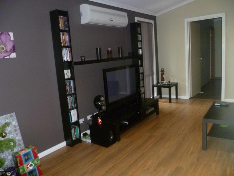 2/266 Greaves Street North, Werribee VIC 3030