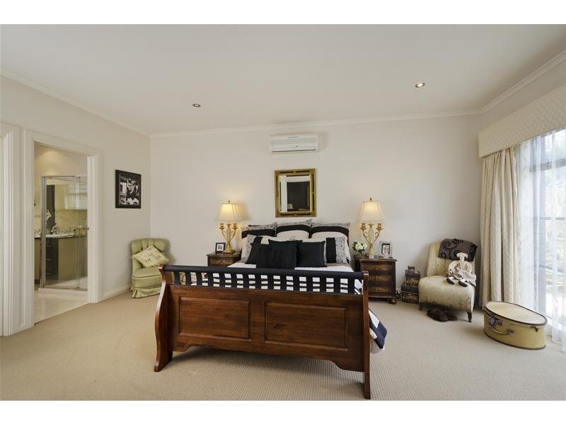 21 Carissa Circuit, Werribee VIC 3030