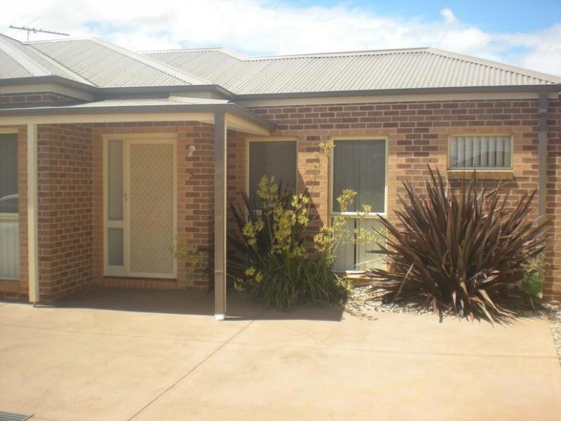 2/11 Bunya Place, Werribee VIC 3030