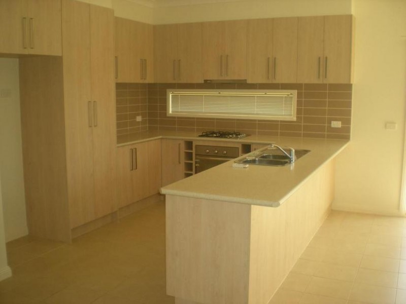 2/11 Bunya Place, Werribee VIC 3030