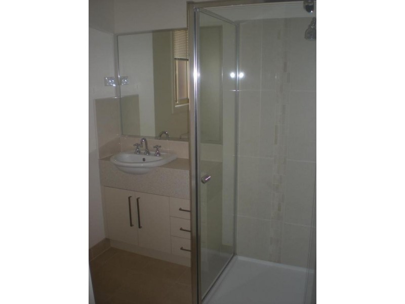 2/11 Bunya Place, Werribee VIC 3030