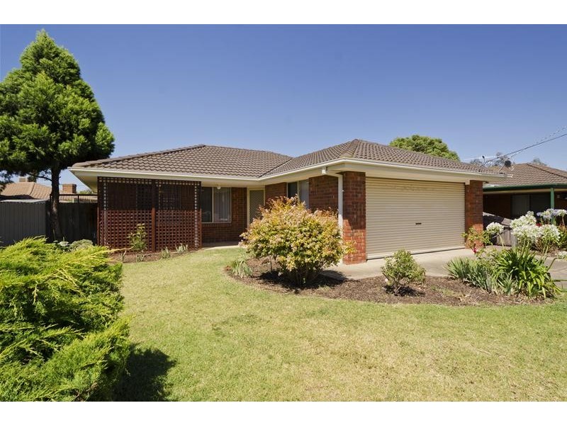 4 Presidents Court, Werribee VIC 3030