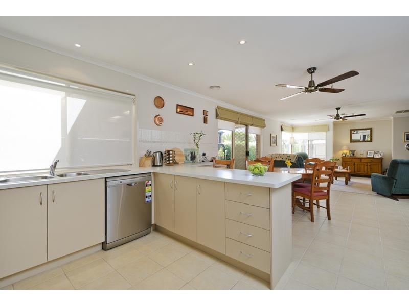 14 Dawson Cres, Wyndham Vale VIC 3024