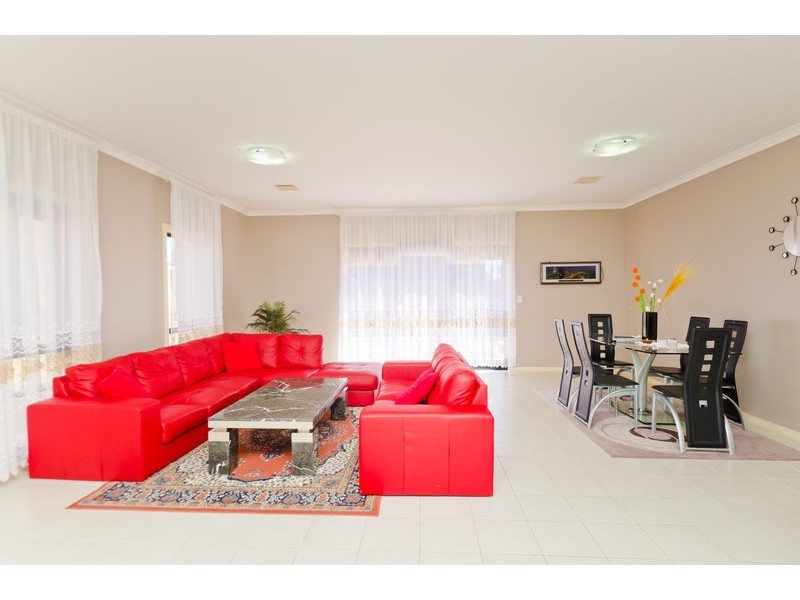 1/79 Honour Ave, Wyndham Vale VIC 3024