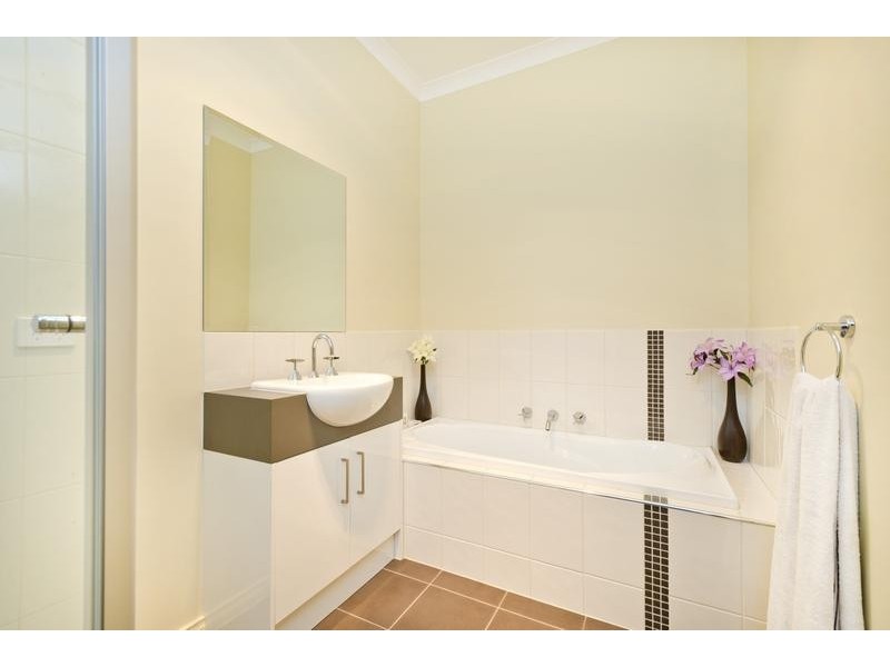 1/79 Honour Ave, Wyndham Vale VIC 3024