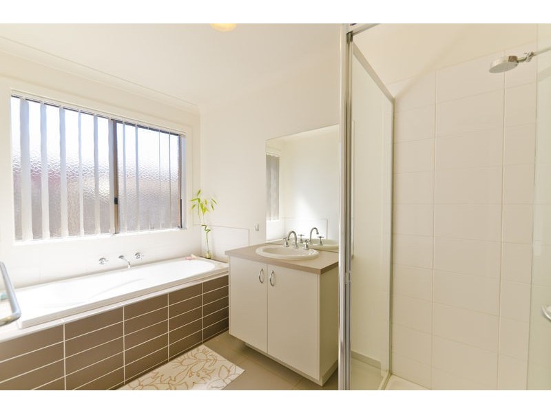 53 Kinglake Drive, Wyndham Vale VIC 3024