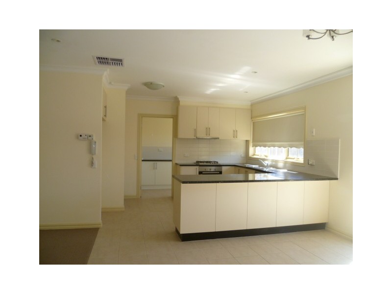 2/48 Westmeadows Lane, Truganina VIC 3029