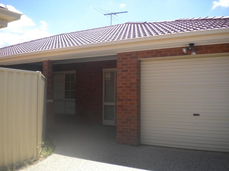 2/48 Westmeadows Lane, Truganina VIC 3029