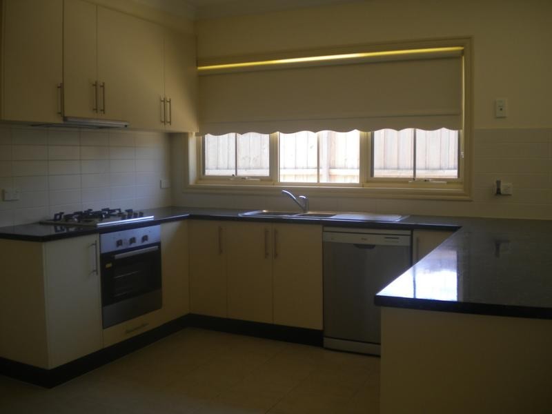 2/48 Westmeadows Lane, Truganina VIC 3029