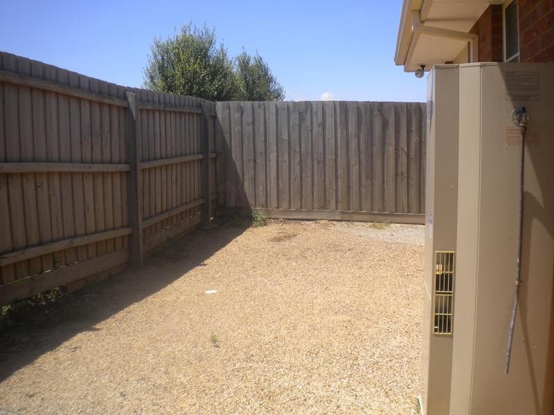 2/48 Westmeadows Lane, Truganina VIC 3029