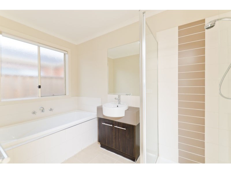 4 Akoona Way, Wyndham Vale VIC 3024