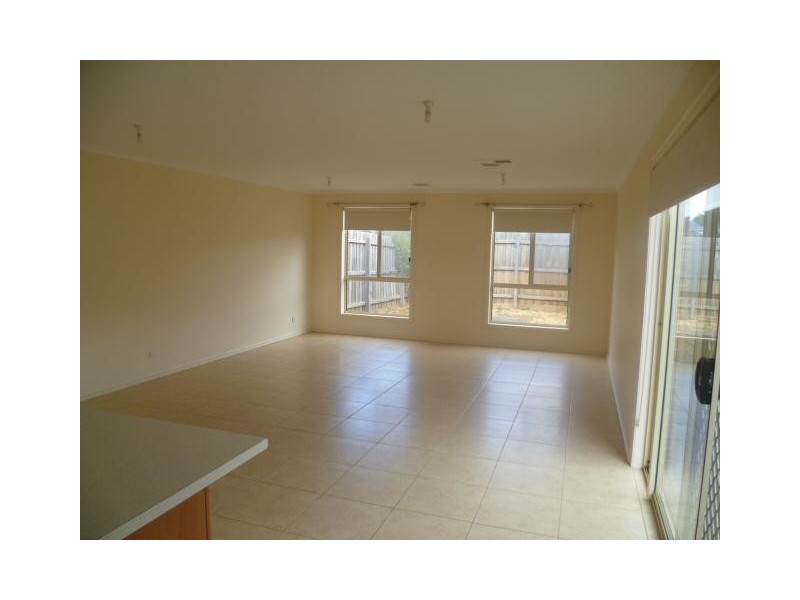 1/15 Acheron Crescent, Werribee VIC 3030