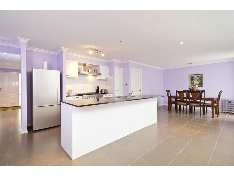 8 Decora Court, Werribee VIC 3030