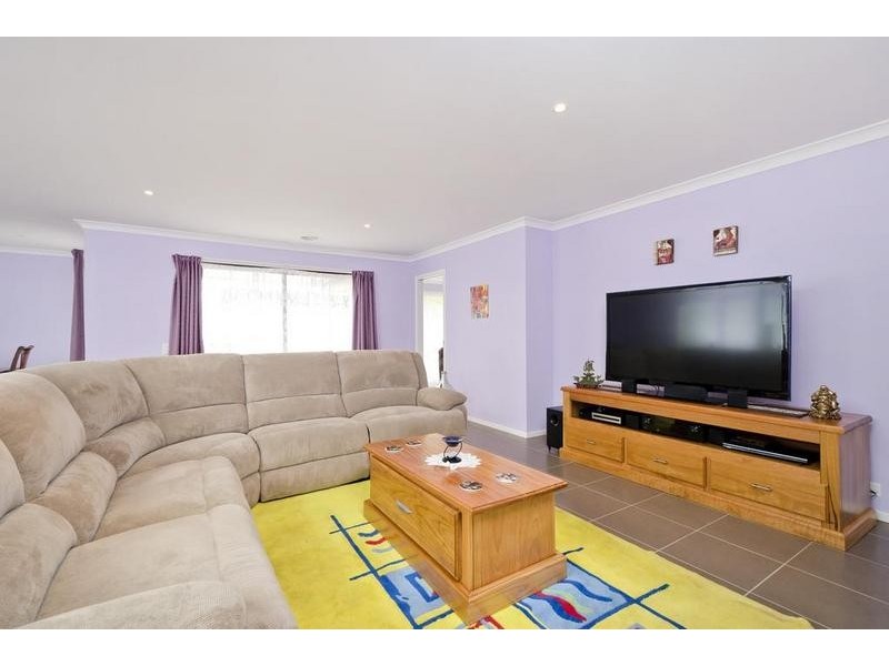 8 Decora Court, Werribee VIC 3030